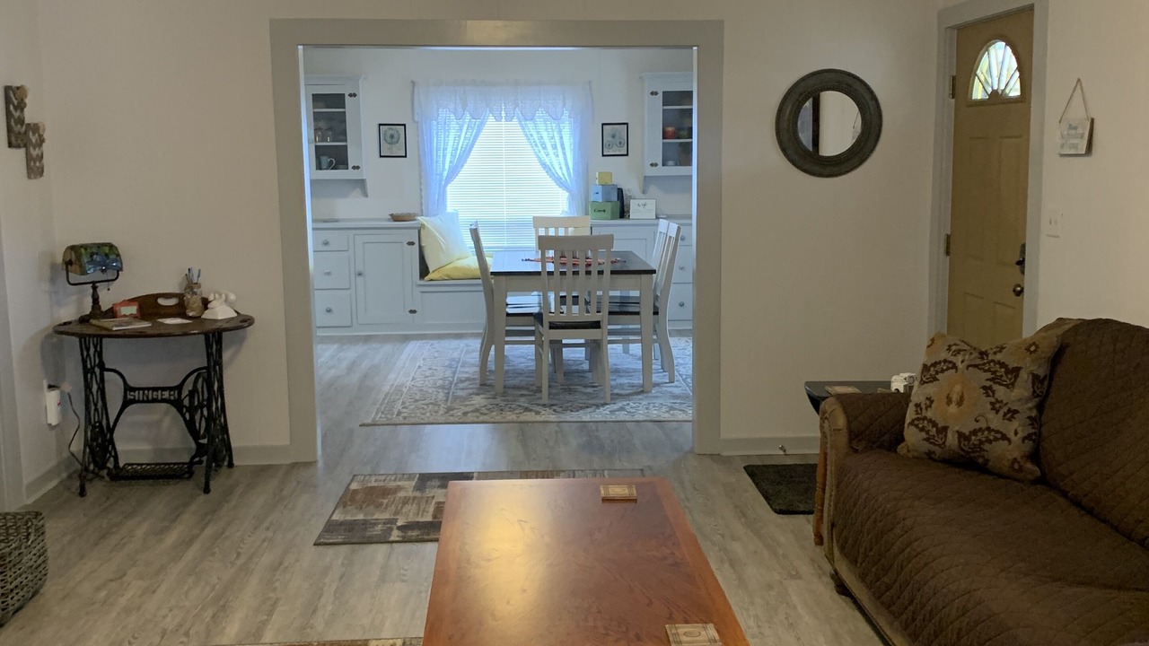 Photo of Livingroom in Lakeview