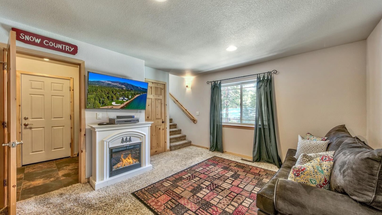 Photo of Livingroom in Pioneer Trail