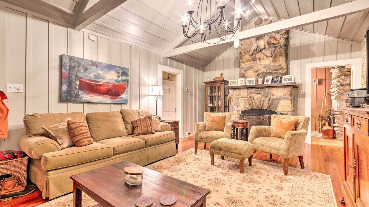 Photo of Bedroom in Mirror Lake