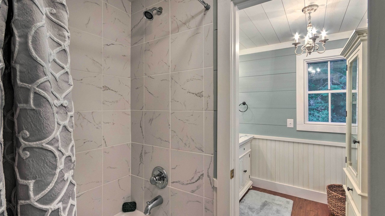 Photo of Bathroom in Mirror Lake