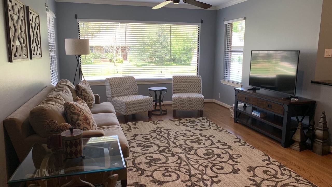 Photo of Livingroom in Braeswood Place