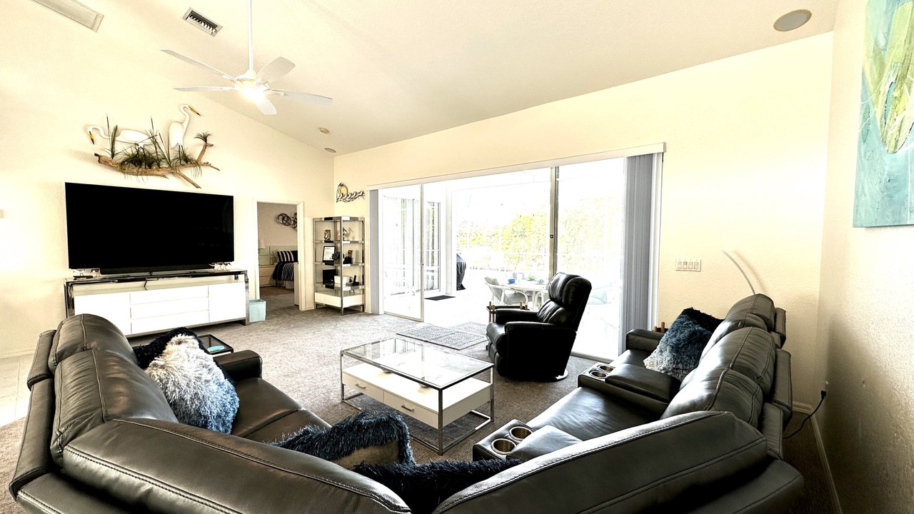 Photo of Livingroom in Long Meadow
