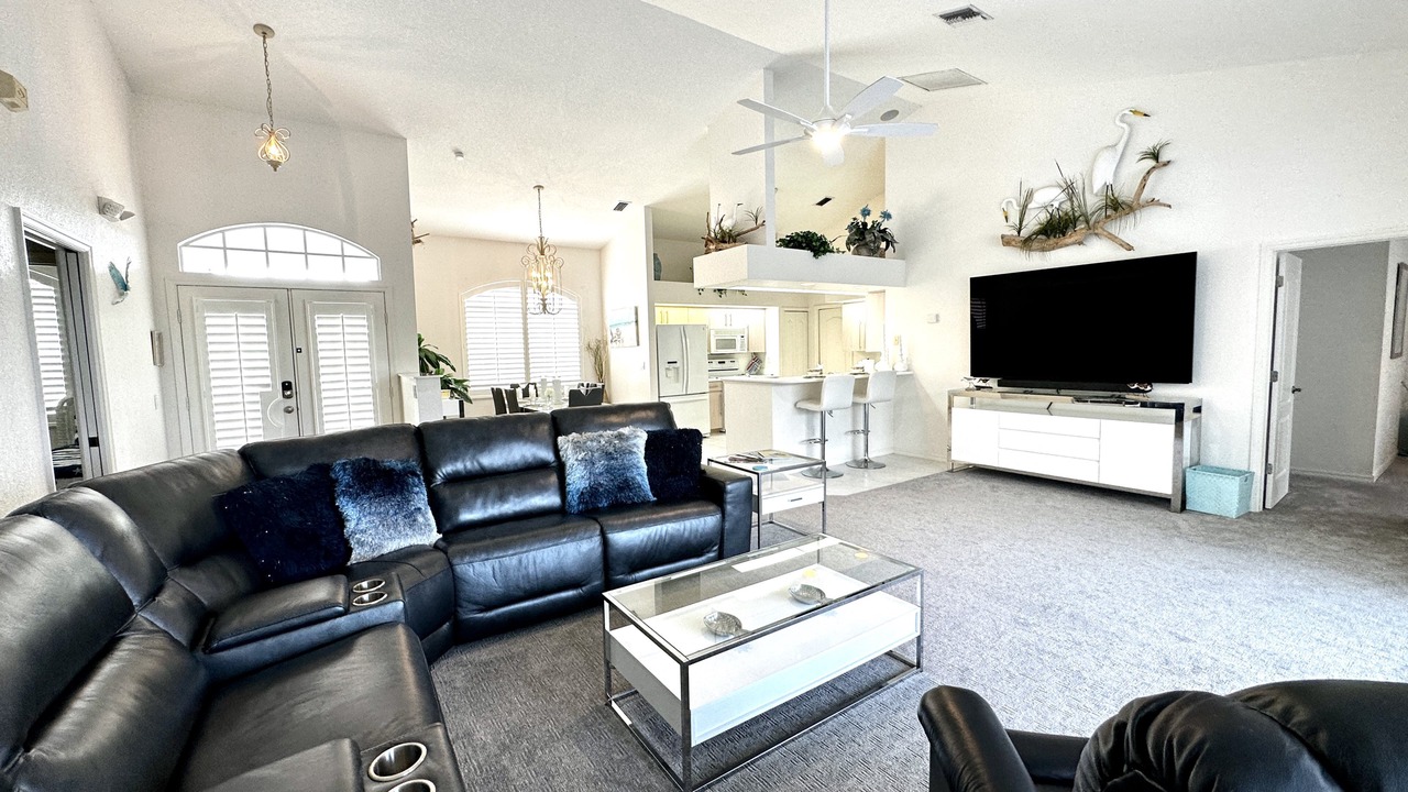 Photo of Livingroom in Long Meadow