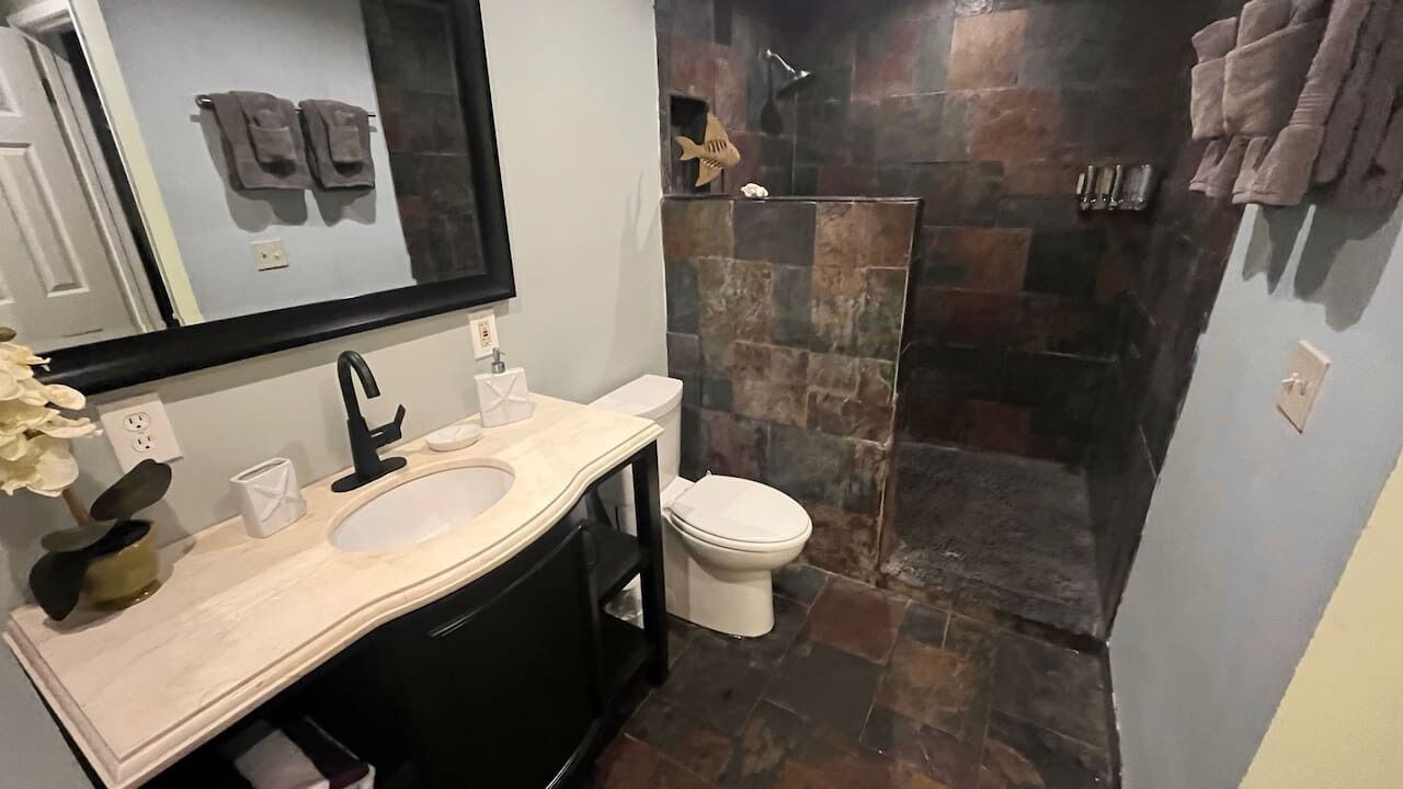 Photo of Bathroom in Punaluu