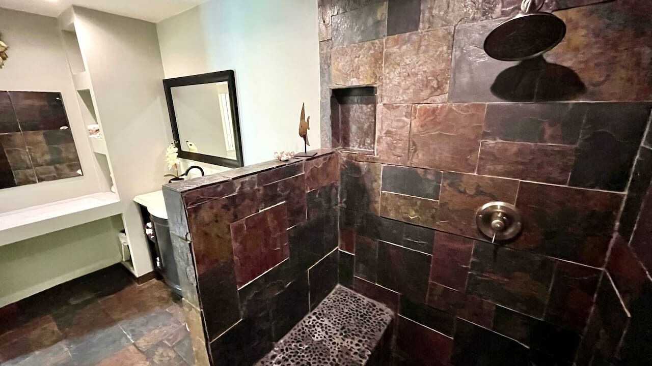 Photo of Bathroom in Punaluu