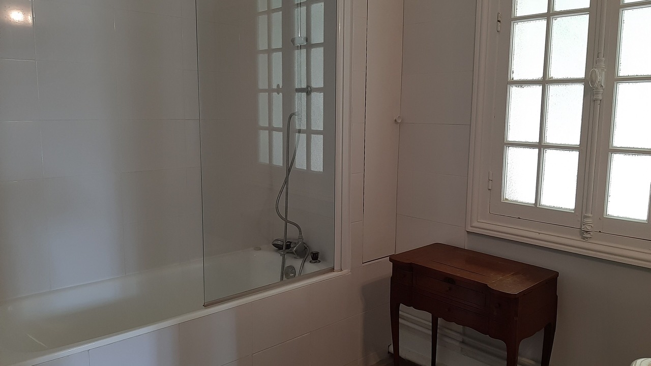 Photo of Bathroom in Trouville-sur-Mer