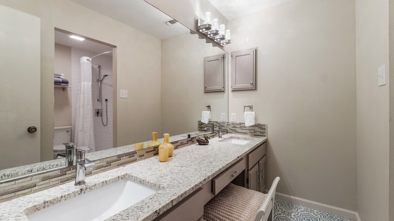 Photo of Bathroom in Medical Center District