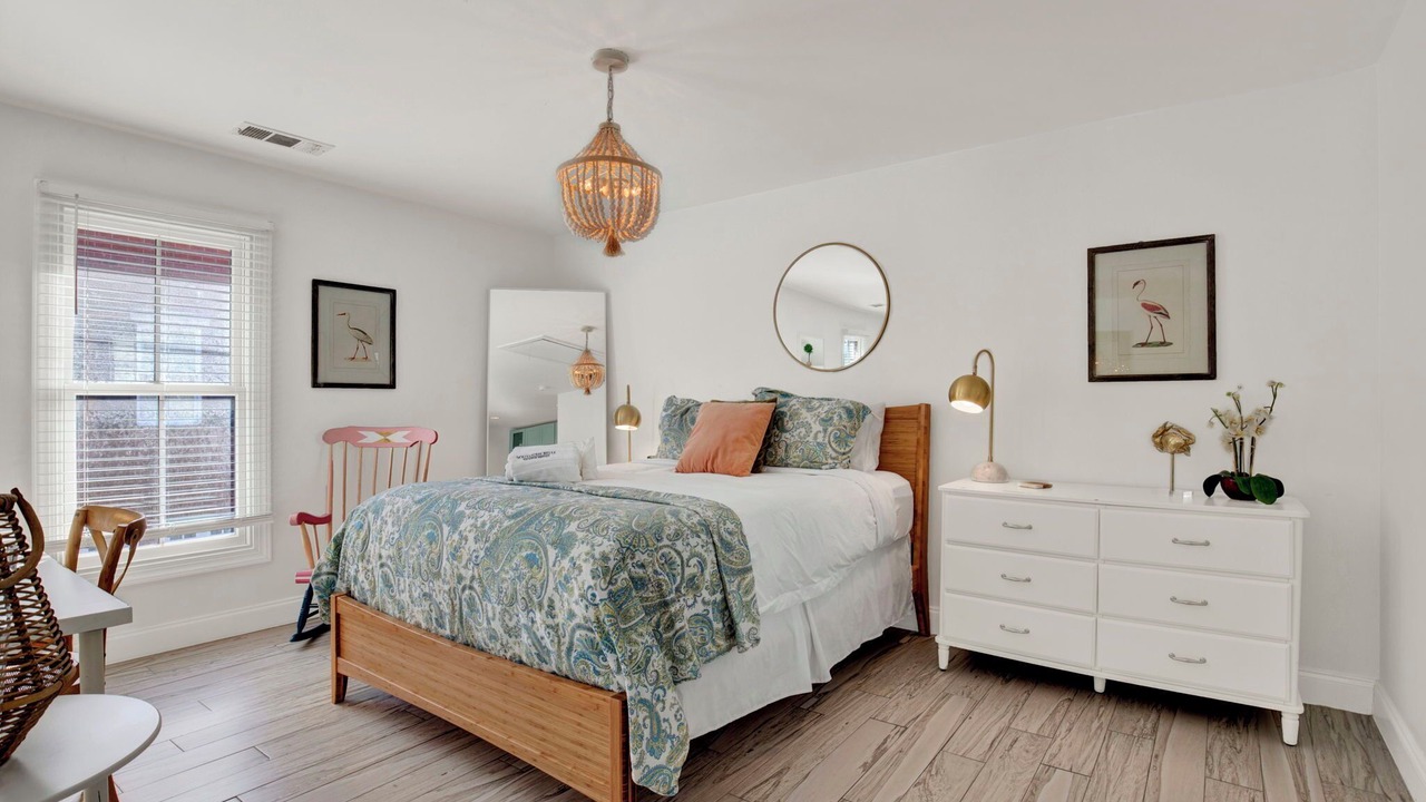 Photo of Bedroom in Historic District - North