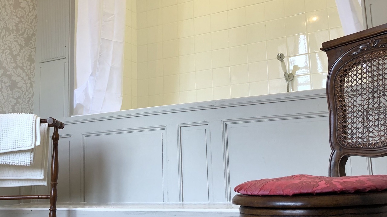 Photo of Bathroom in Falaise