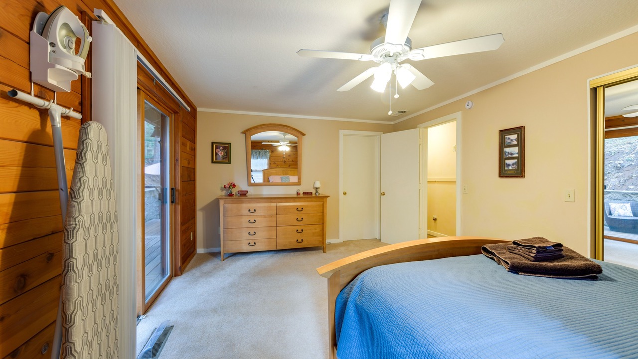 Photo of Bedroom in Pollock Pines