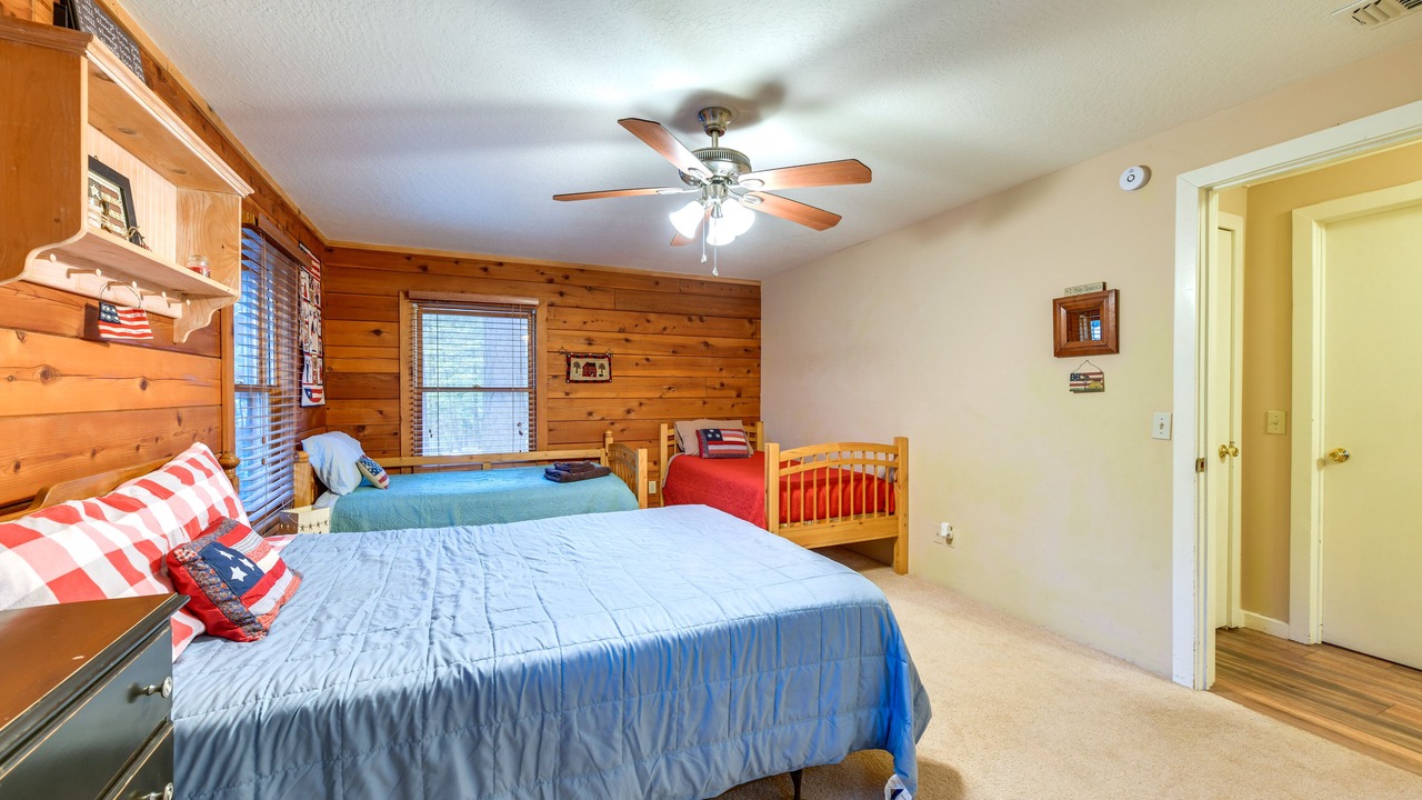 Photo of Bedroom in Pollock Pines
