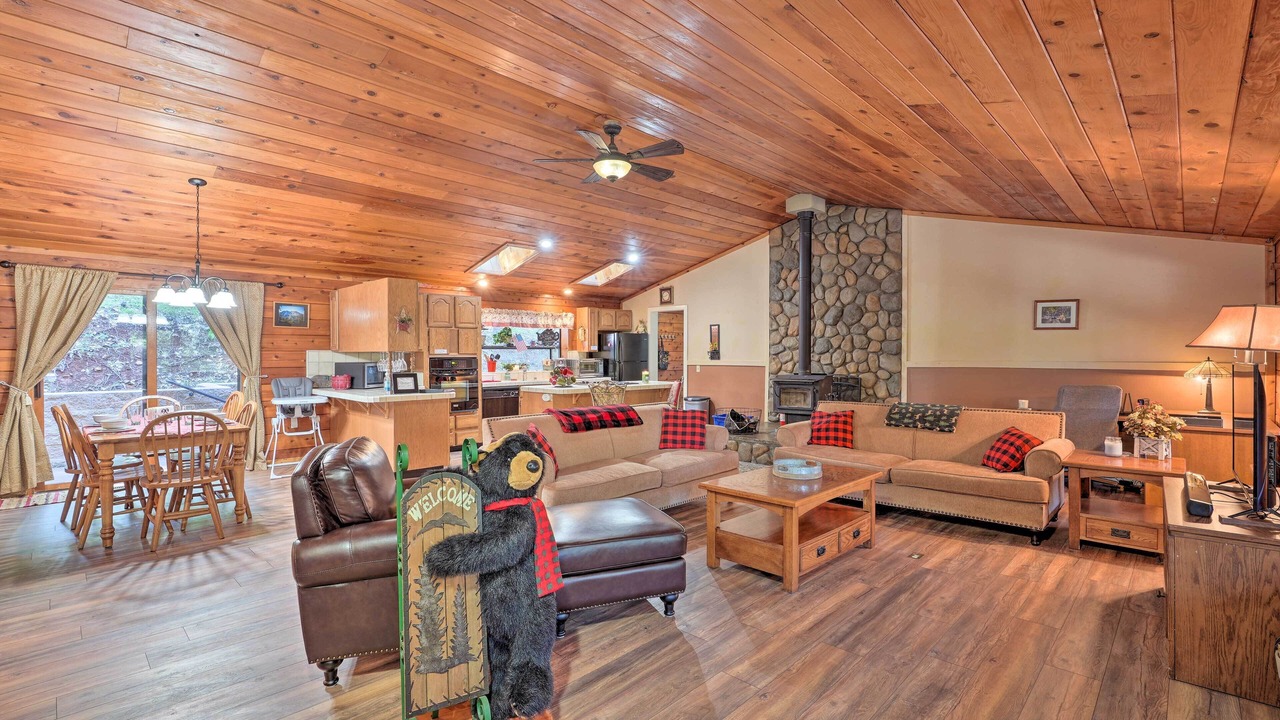 Photo of Bedroom in Pollock Pines