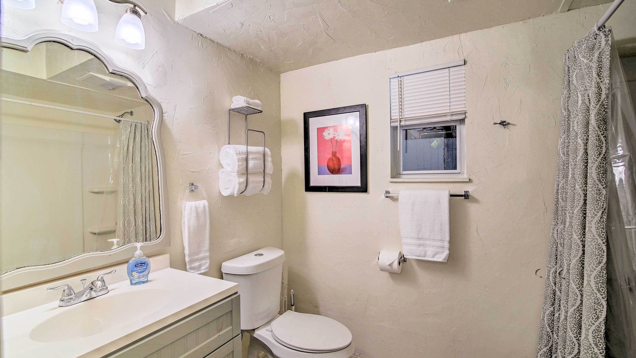 Photo of Bathroom in Utopia