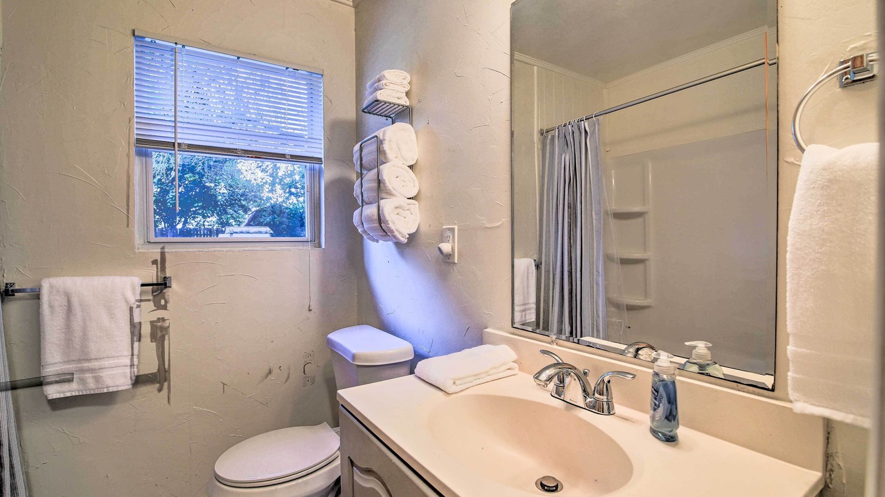 Photo of Bathroom in Utopia