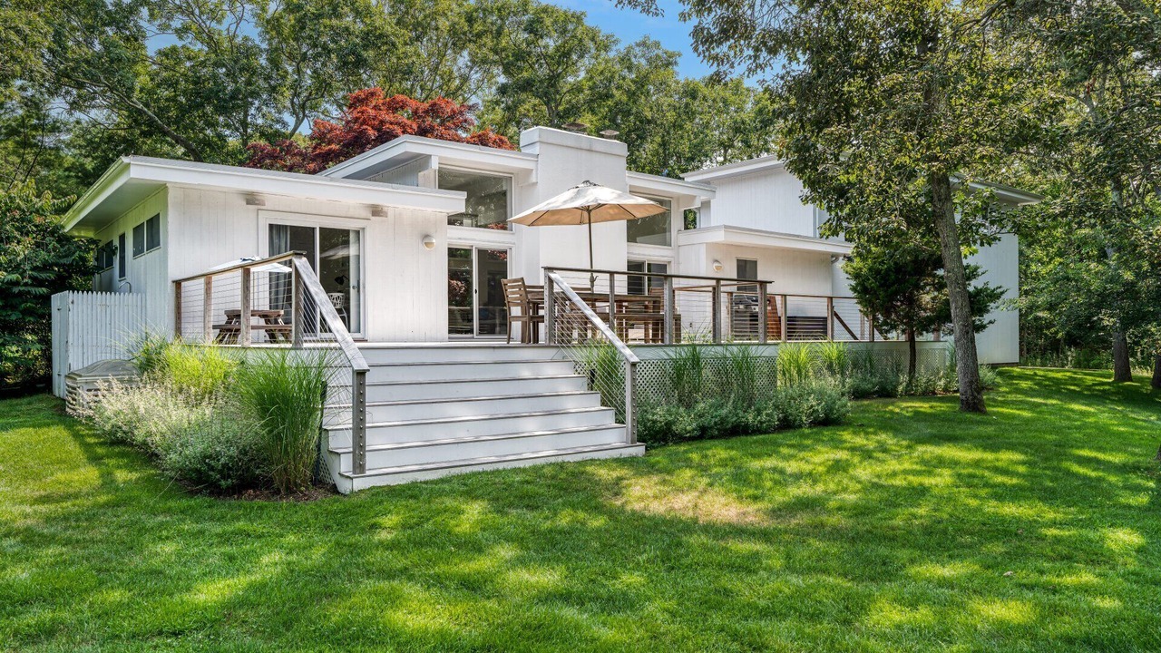 Photo of Outdoor in Village of East Hampton