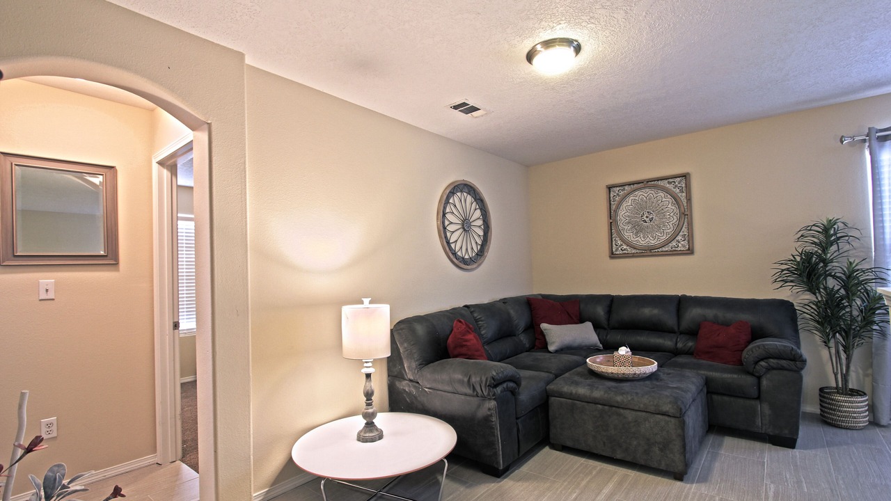 Photo of Livingroom in Victory Hills