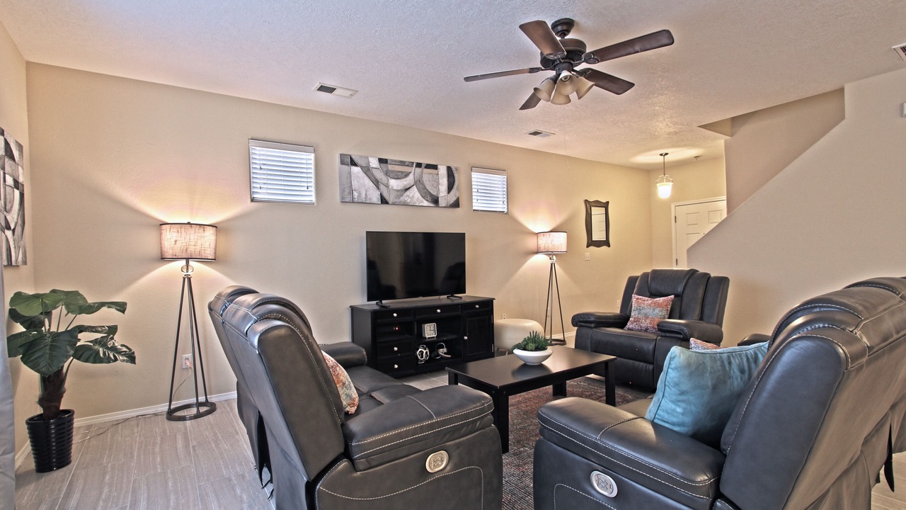 Photo of Livingroom in Victory Hills