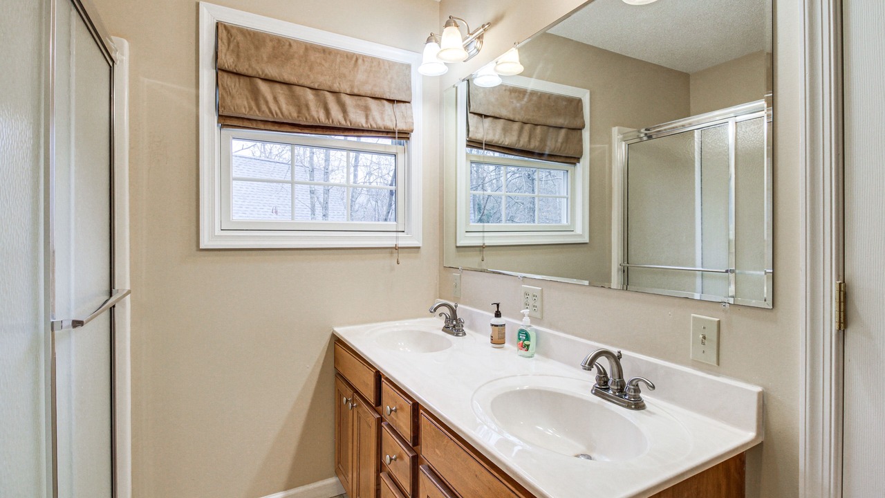 Photo of Bathroom in Massanutten