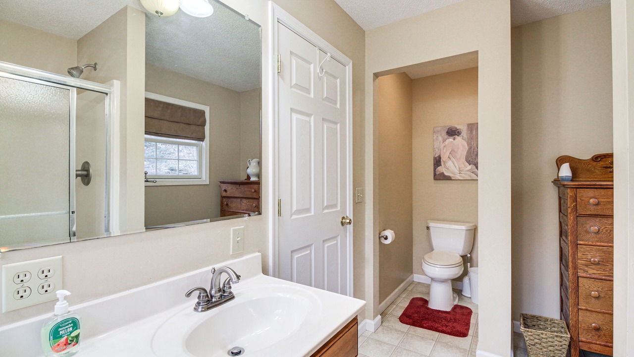 Photo of Bathroom in Massanutten