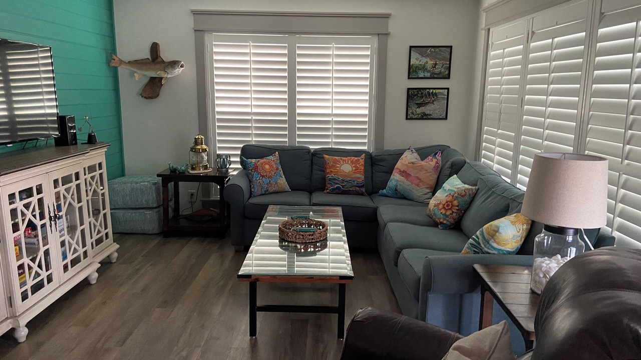Photo of Livingroom in City-by-the Sea