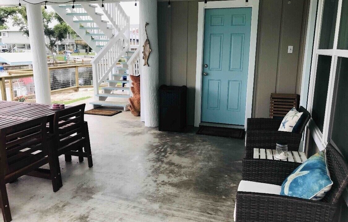 Photo of Outdoor in City-by-the Sea