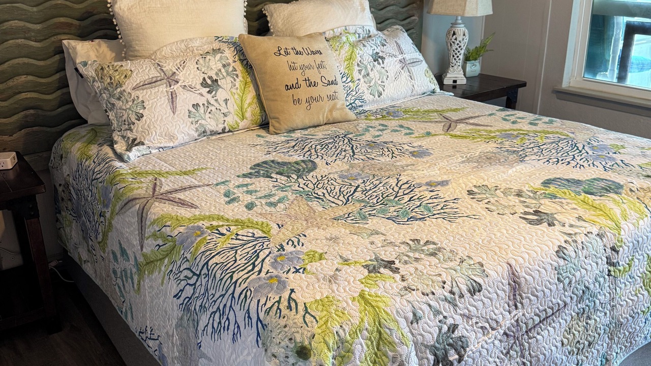 Photo of Bedroom in City-by-the Sea