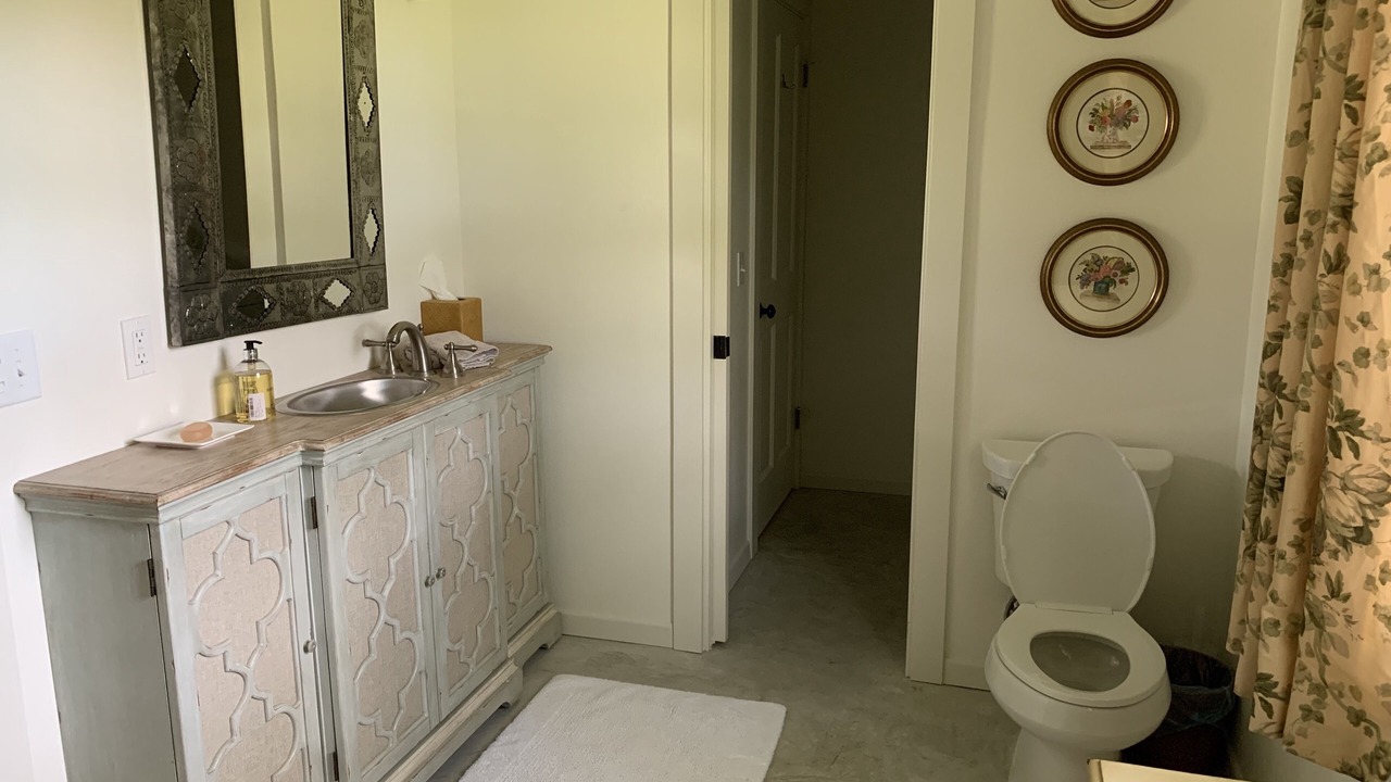 Photo of Bathroom in Round Top