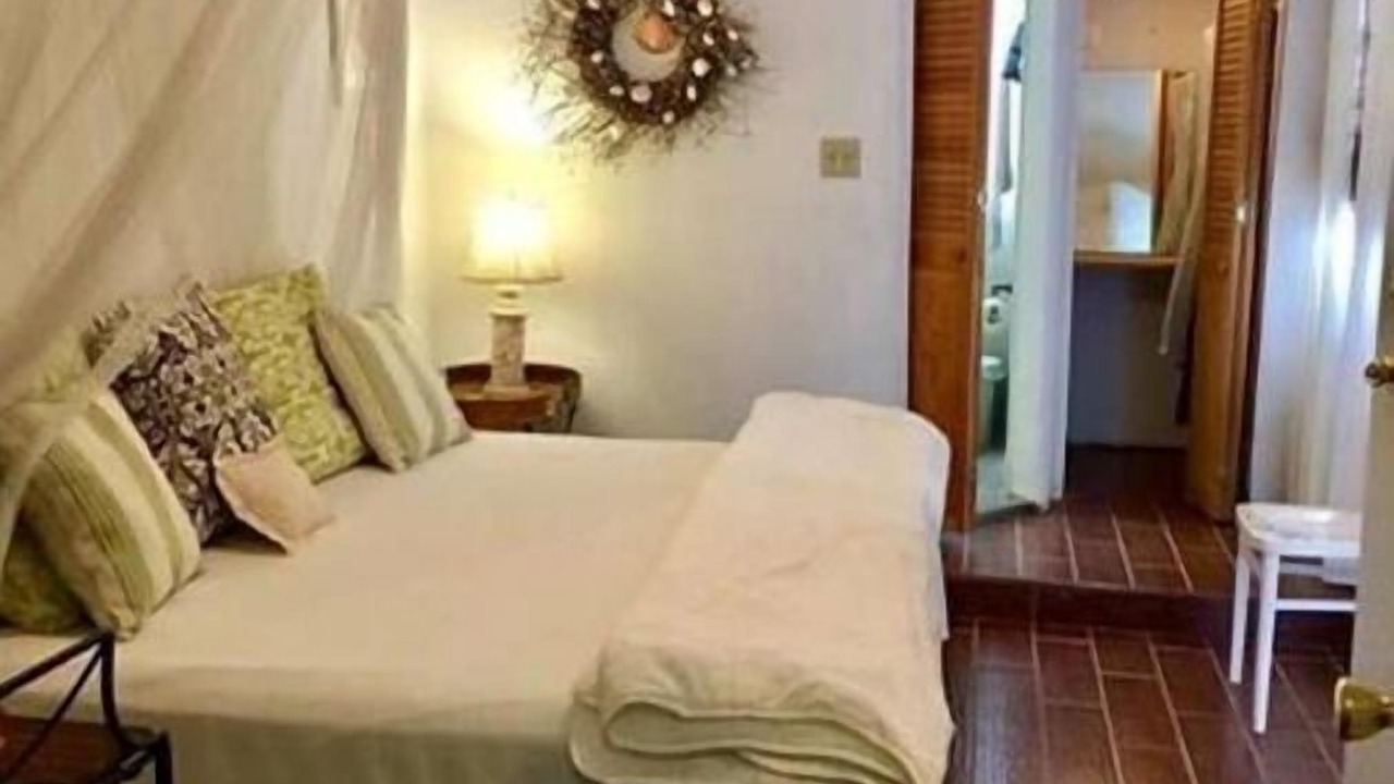 Photo of Bedroom in Bay Front To La Porte