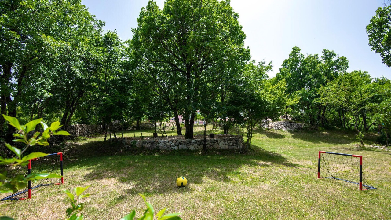 Photo of Others in Lovrec