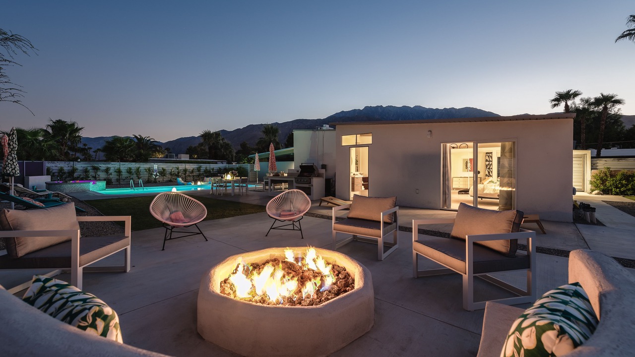 Photo of Patio Balcony in Racquet Club Estates