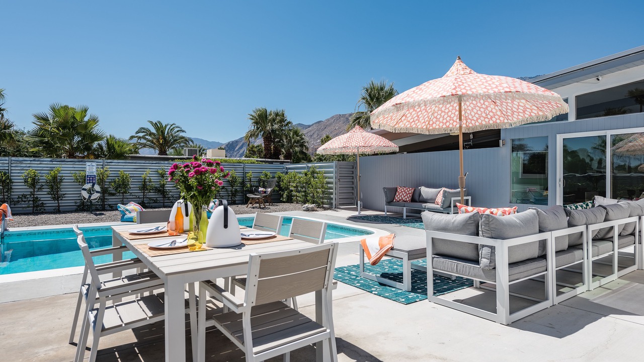 Photo of Outdoor in Racquet Club Estates