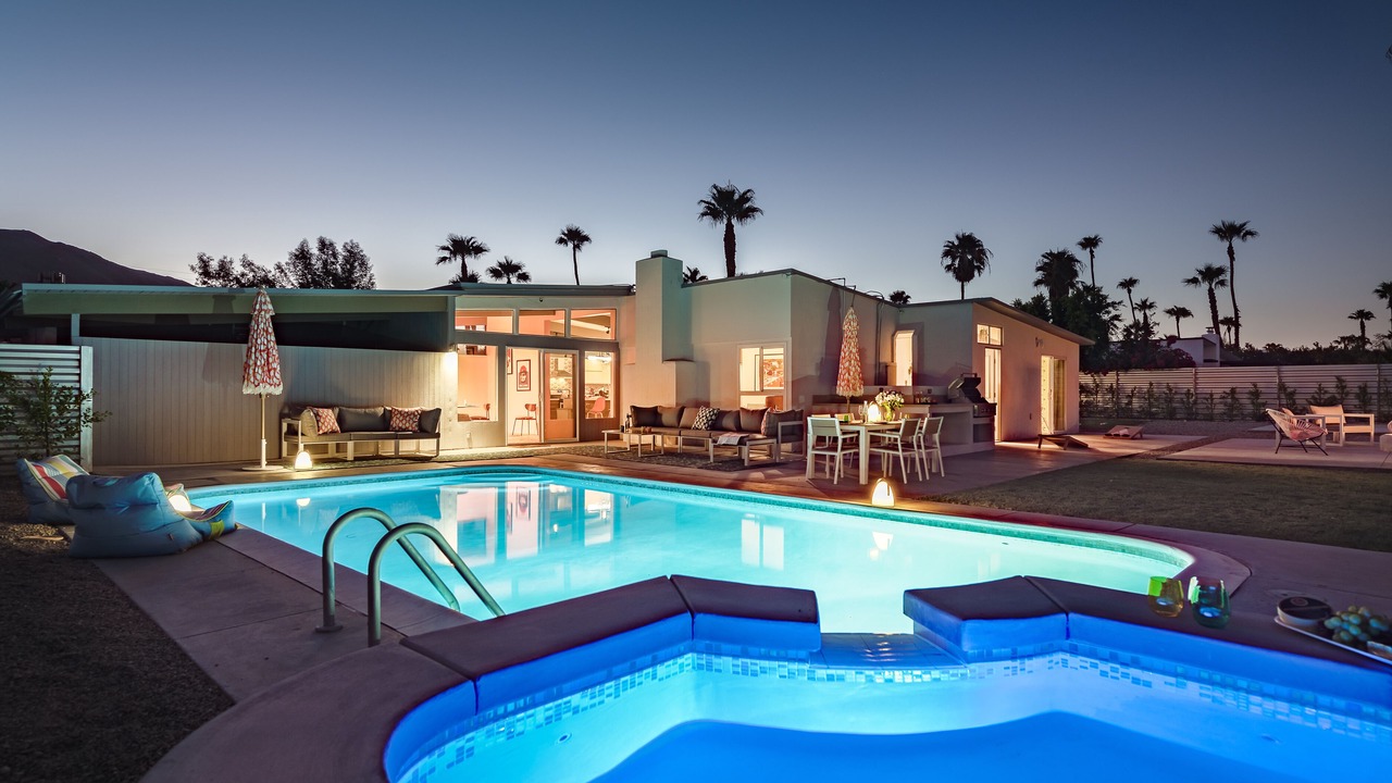 Photo of Outdoor in Racquet Club Estates