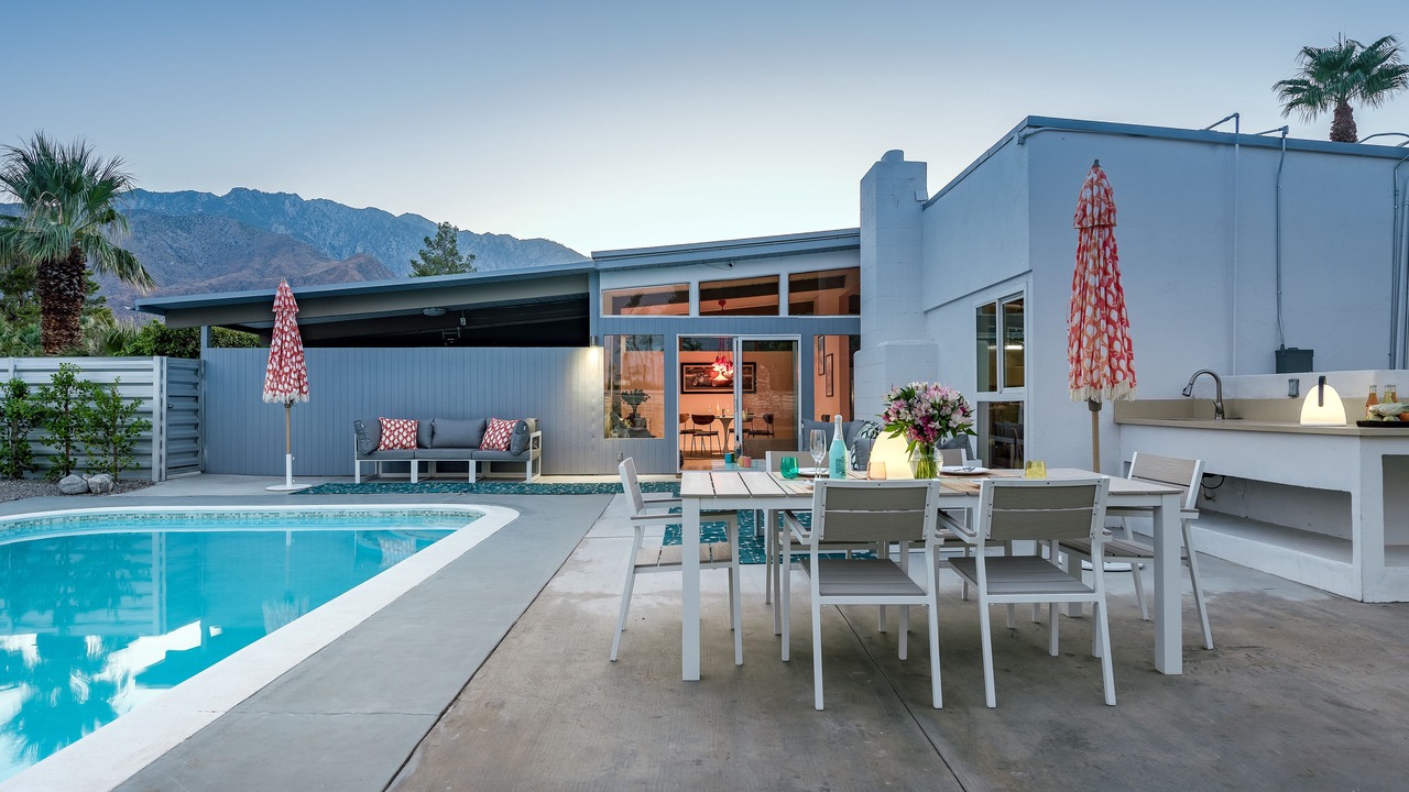 Photo of Outdoor in Racquet Club Estates