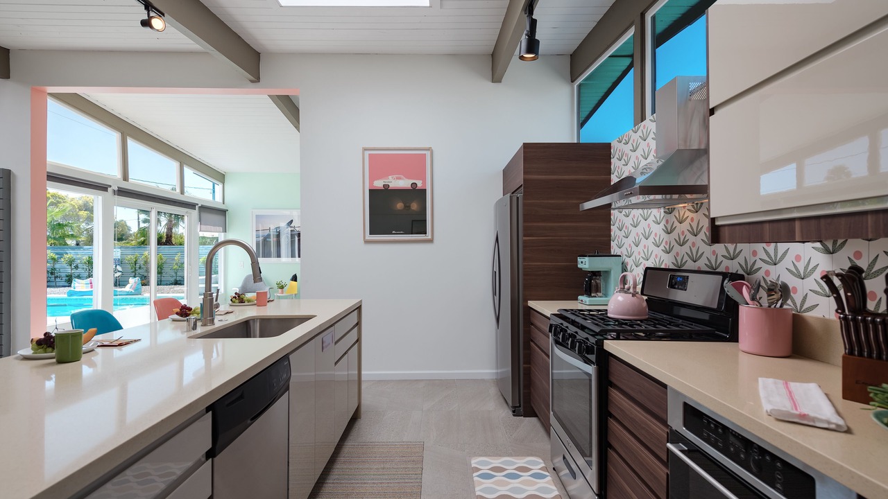 Photo of Kitchen in Racquet Club Estates
