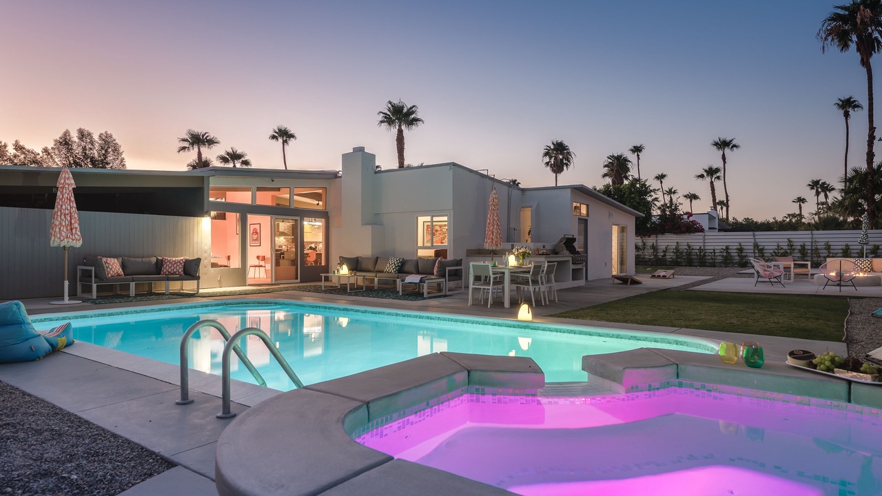 Photo of Outdoor in Racquet Club Estates