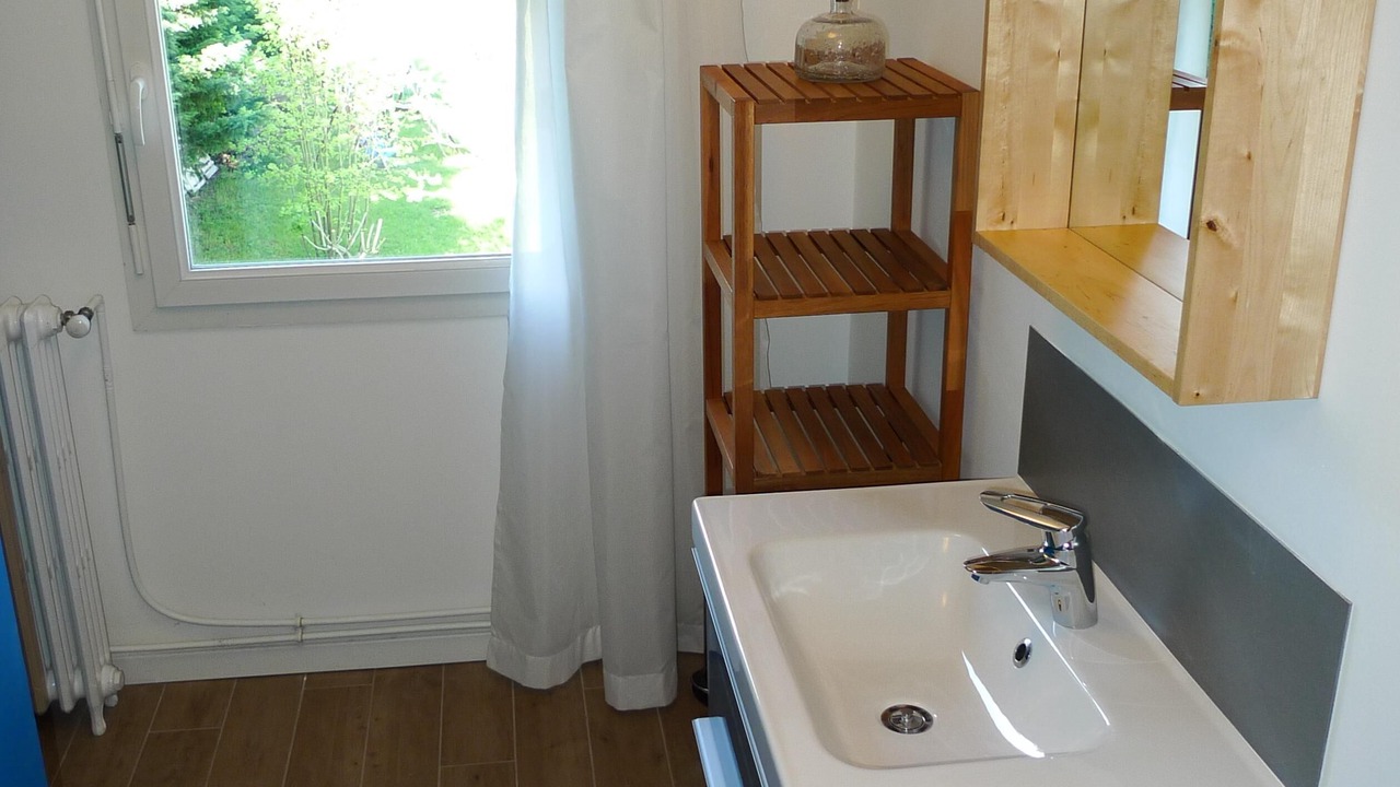 Photo of Bathroom in Vaulx En Velin Village
