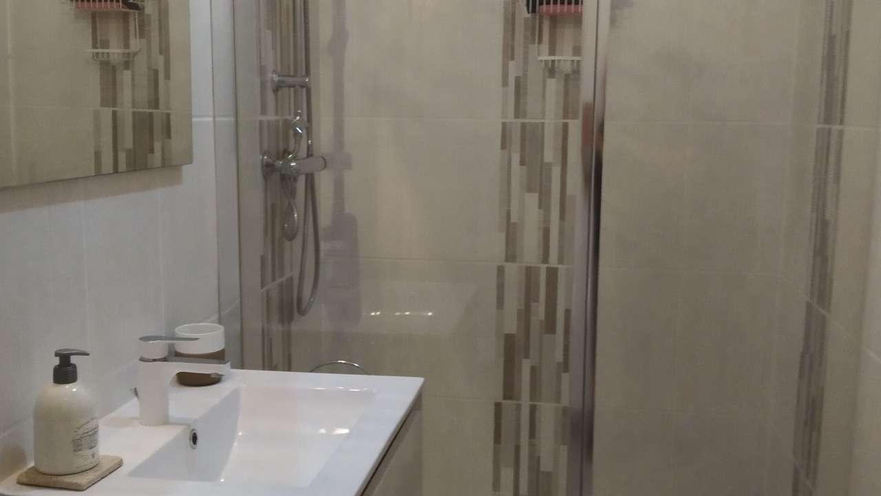 Photo of Bathroom in Neuville-sur-Brenne