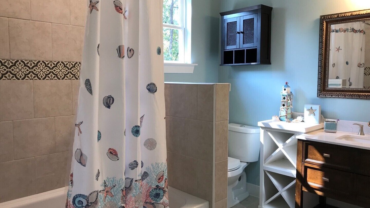 Photo of Bathroom in Pottsboro