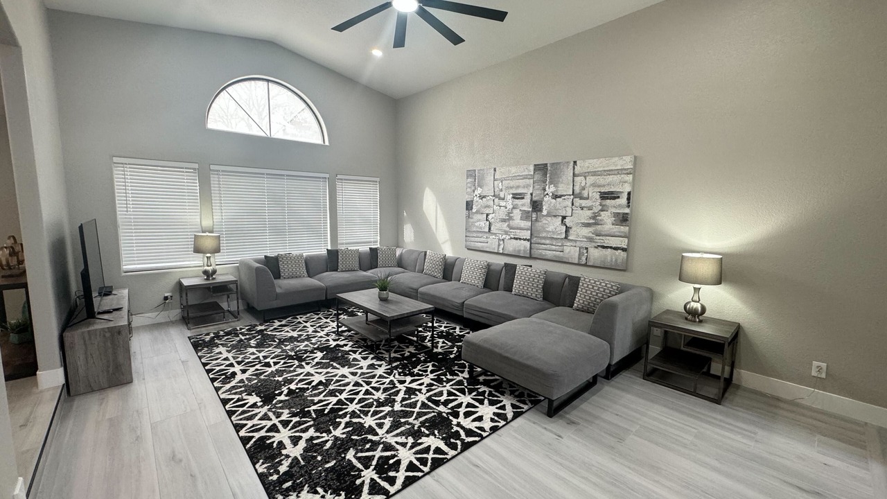 Photo of Livingroom in Green Valley North