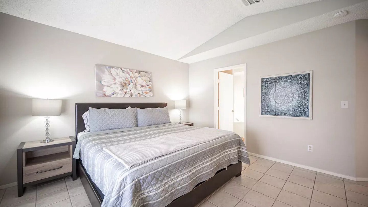 Photo of Bedroom in Highland Hills