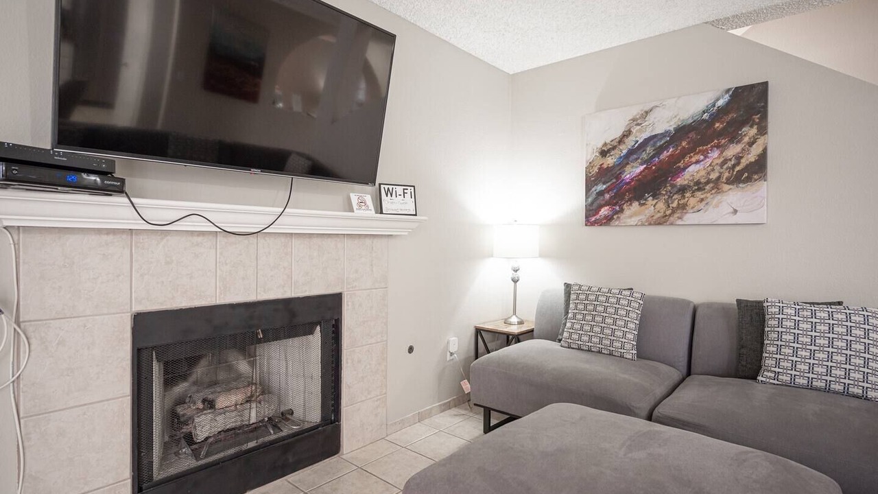 Photo of Livingroom in Highland Hills