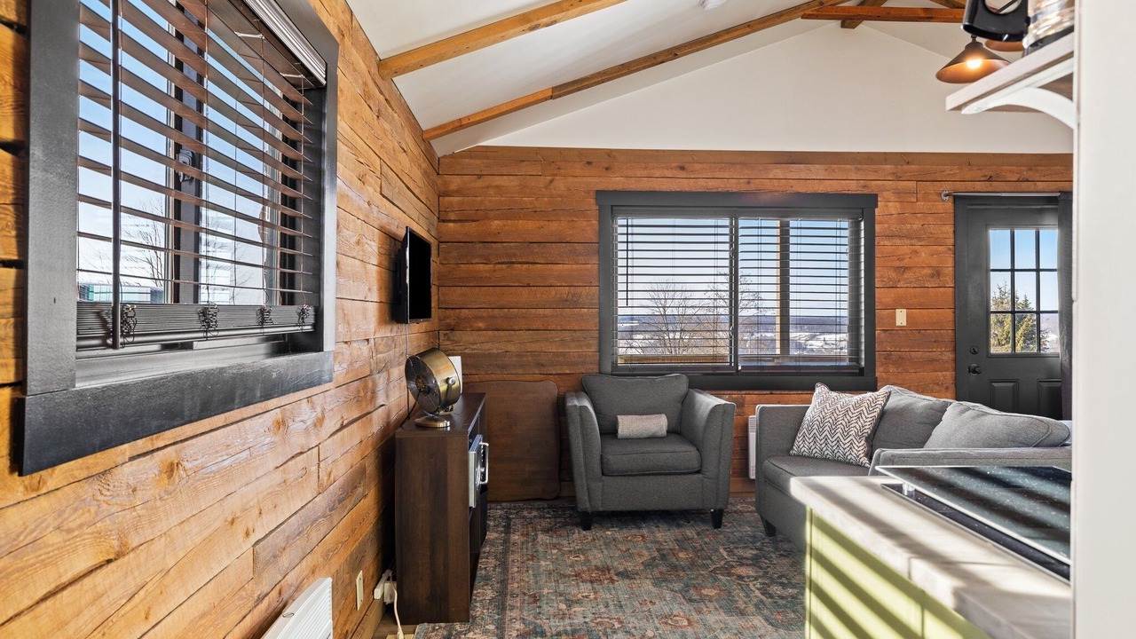 Photo of Livingroom in Thompson