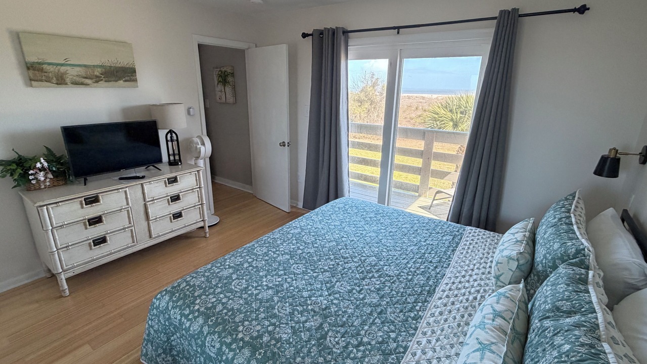 Photo of Bedroom in Tybee Island