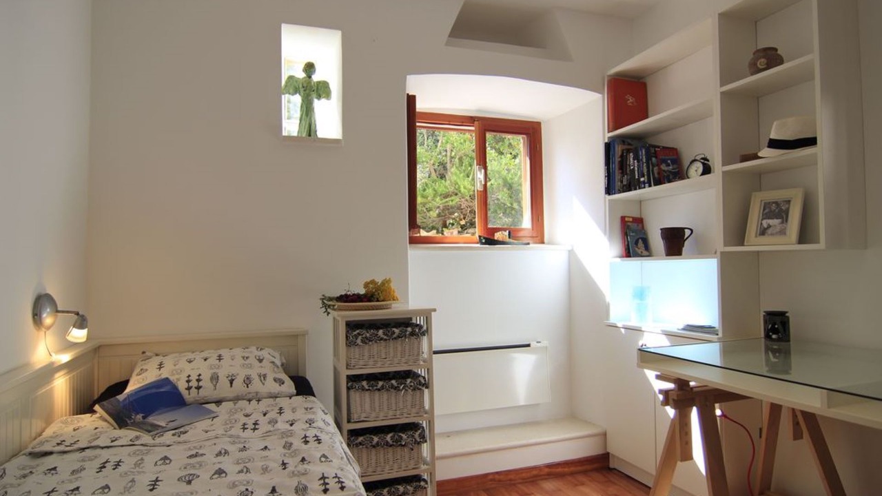 Photo of Bedroom in Pile