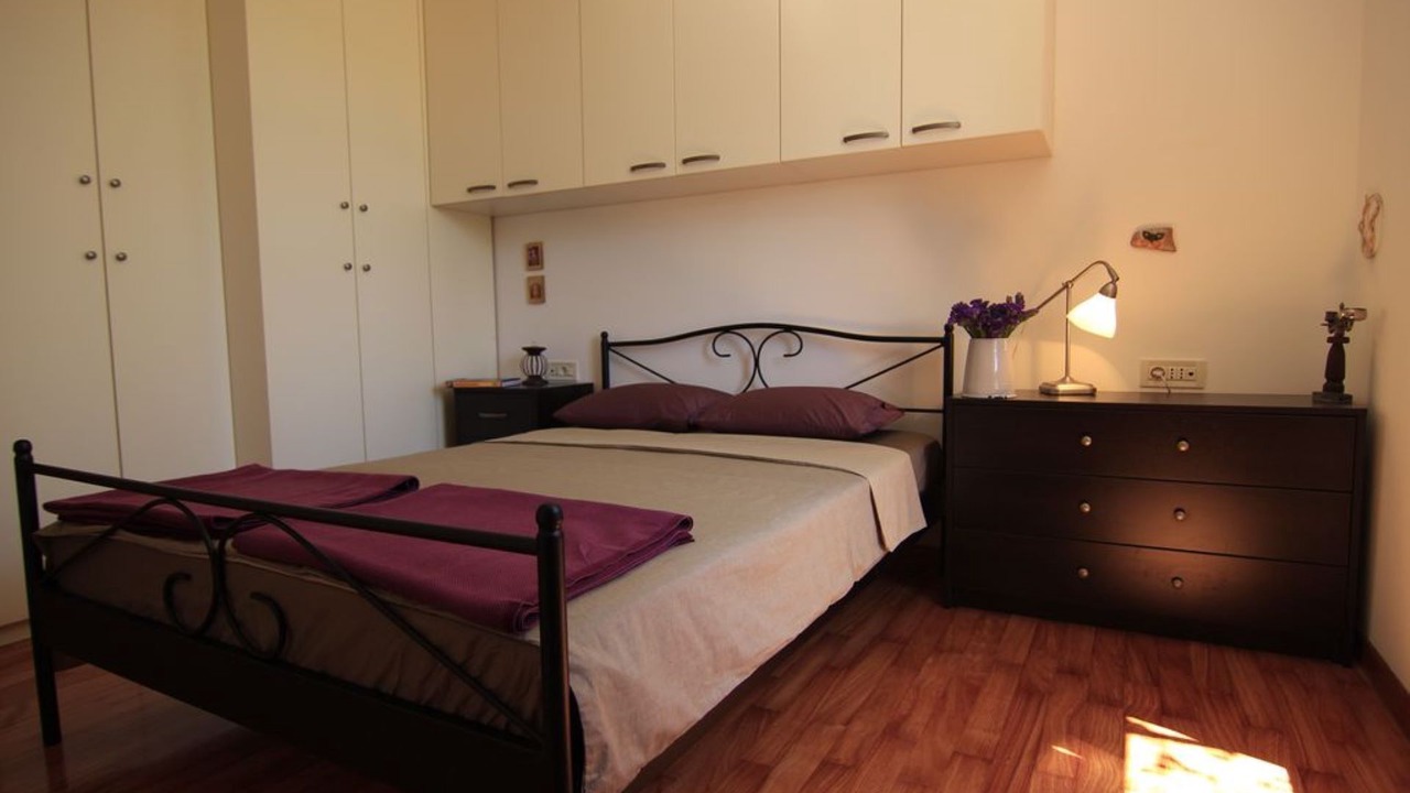 Photo of Bedroom in Pile