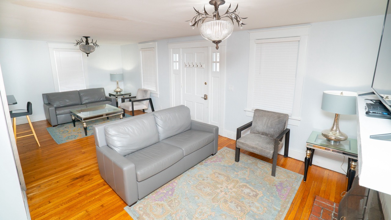 Photo of Livingroom in Northeast Virginia Beach