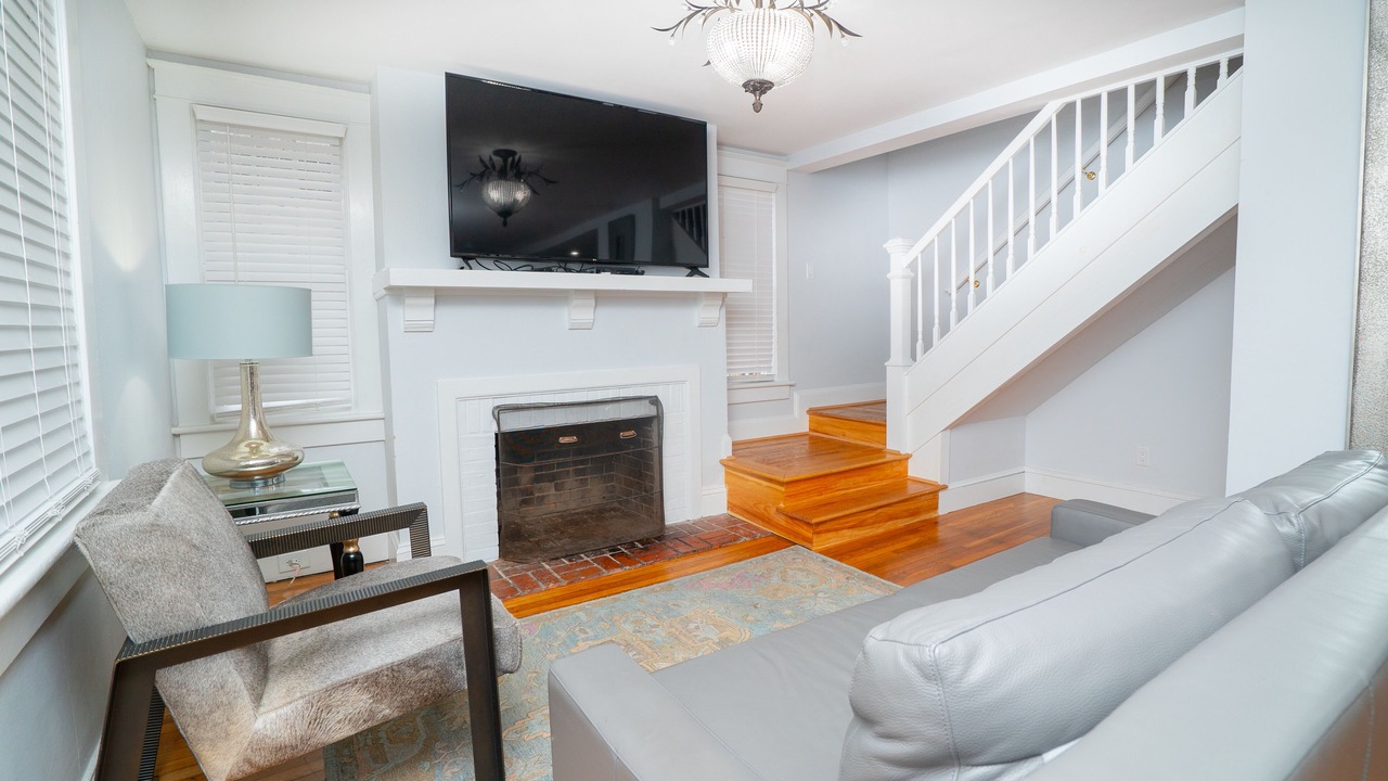 Photo of Livingroom in Northeast Virginia Beach