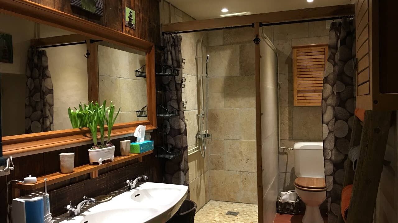 Photo of Bathroom in Chenou
