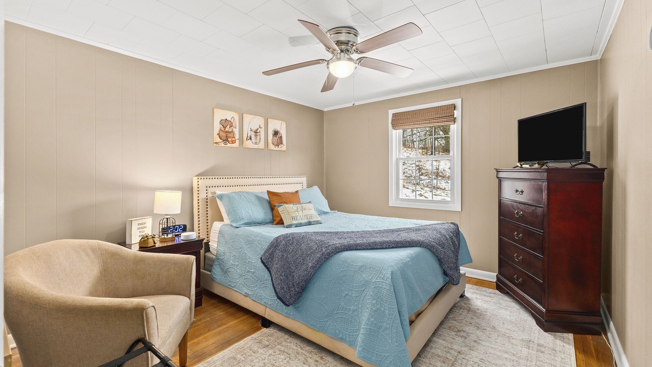 Photo of Bedroom in Bluff City