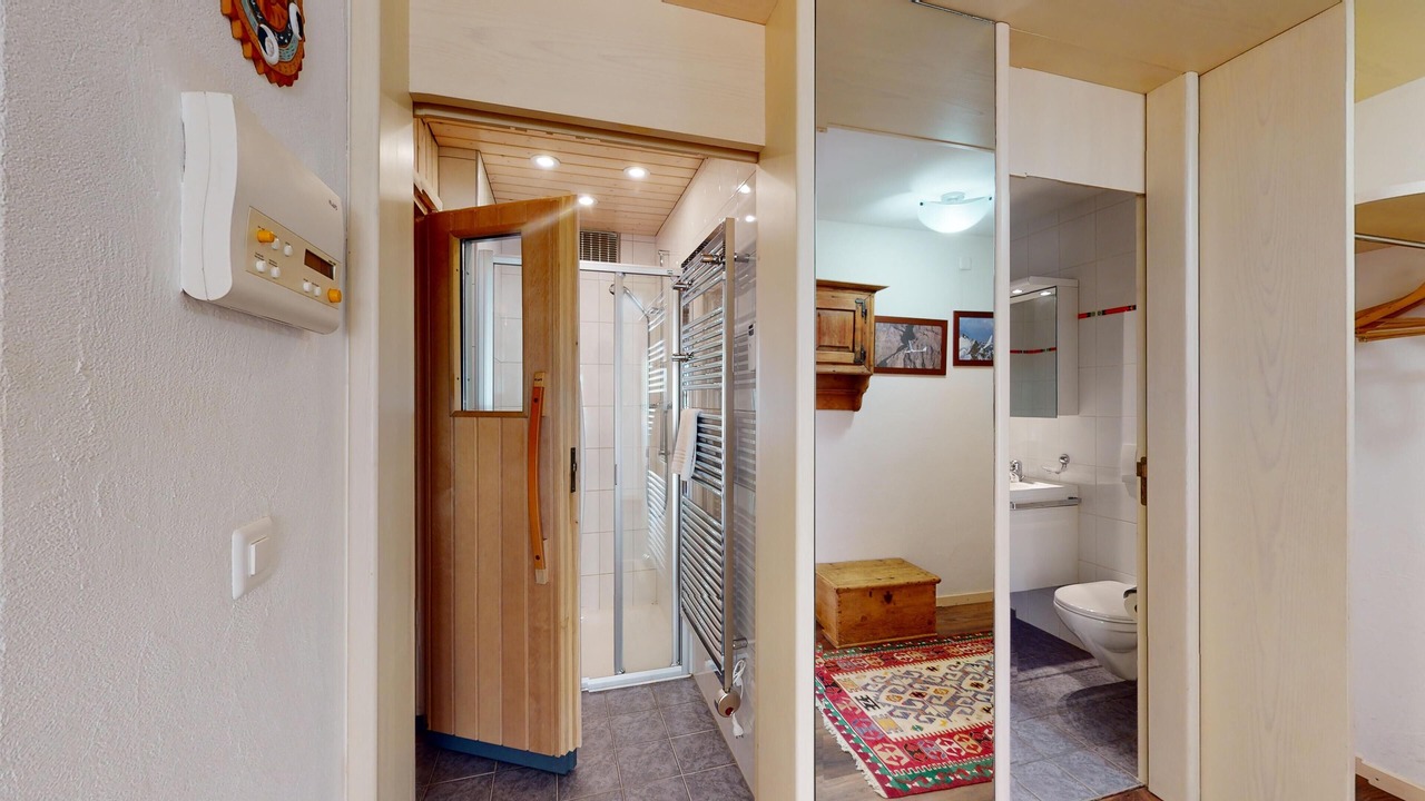 Photo of Bathroom in Samedan